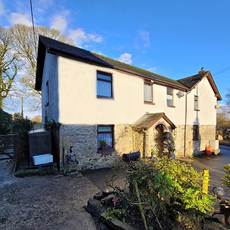 Hideaway Escapes: Farmhouse B&B with Animal Encounters in Pembrokeshire Narberth Exterior photo