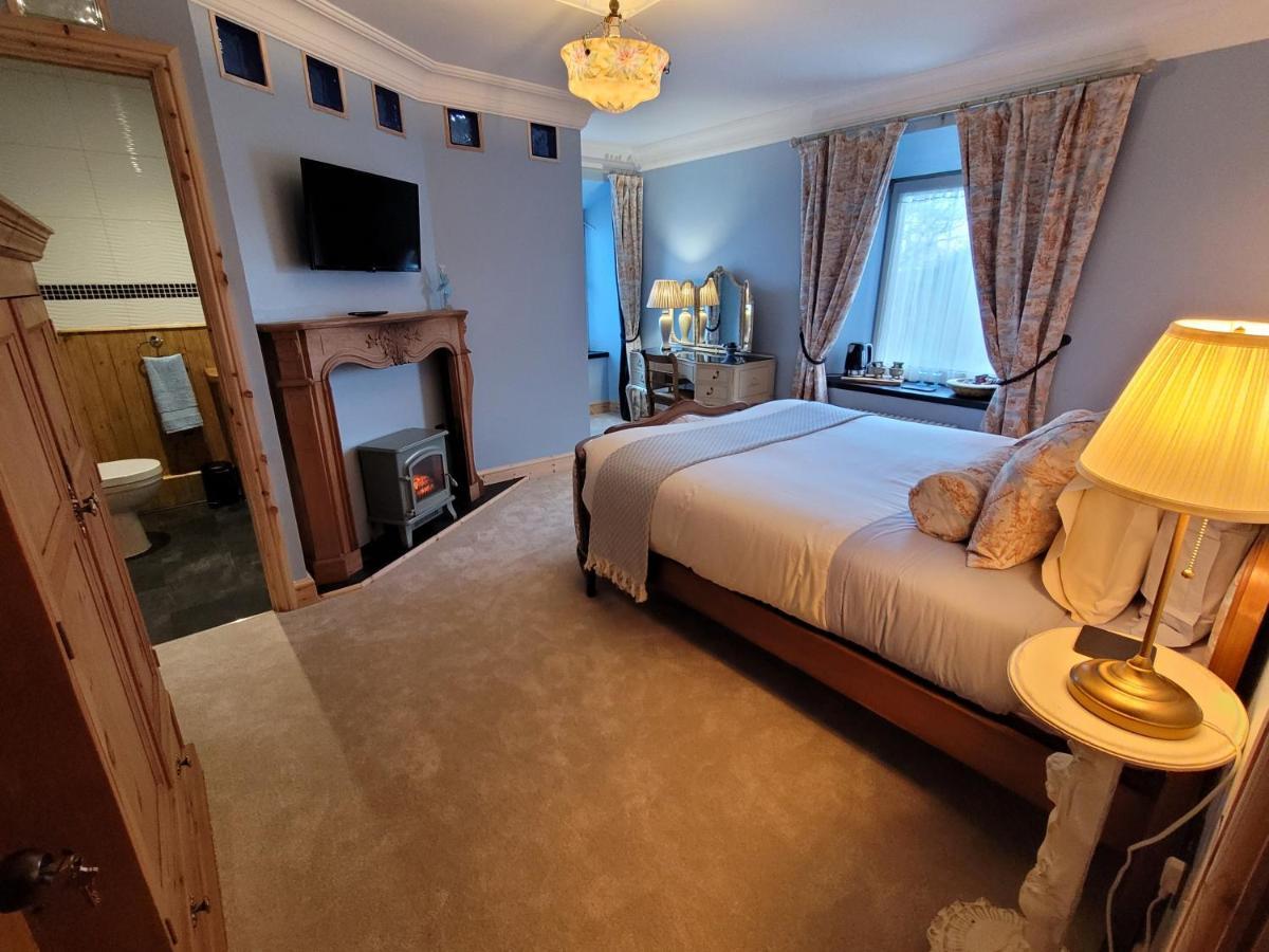 Hideaway Escapes: Farmhouse B&B with Animal Encounters in Pembrokeshire Narberth Exterior photo