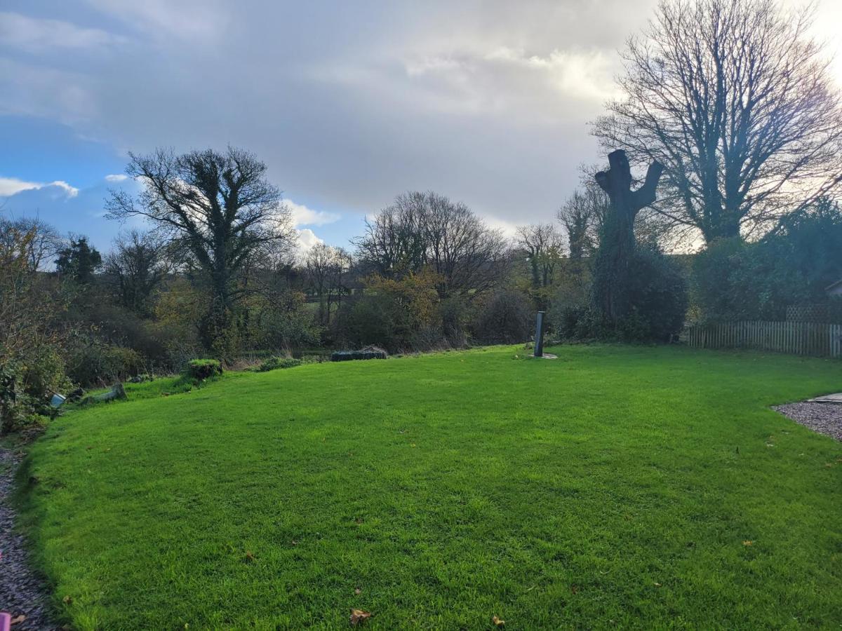 Hideaway Escapes: Farmhouse B&B with Animal Encounters in Pembrokeshire Narberth Exterior photo