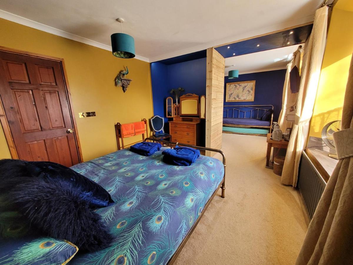 Hideaway Escapes: Farmhouse B&B with Animal Encounters in Pembrokeshire Narberth Exterior photo