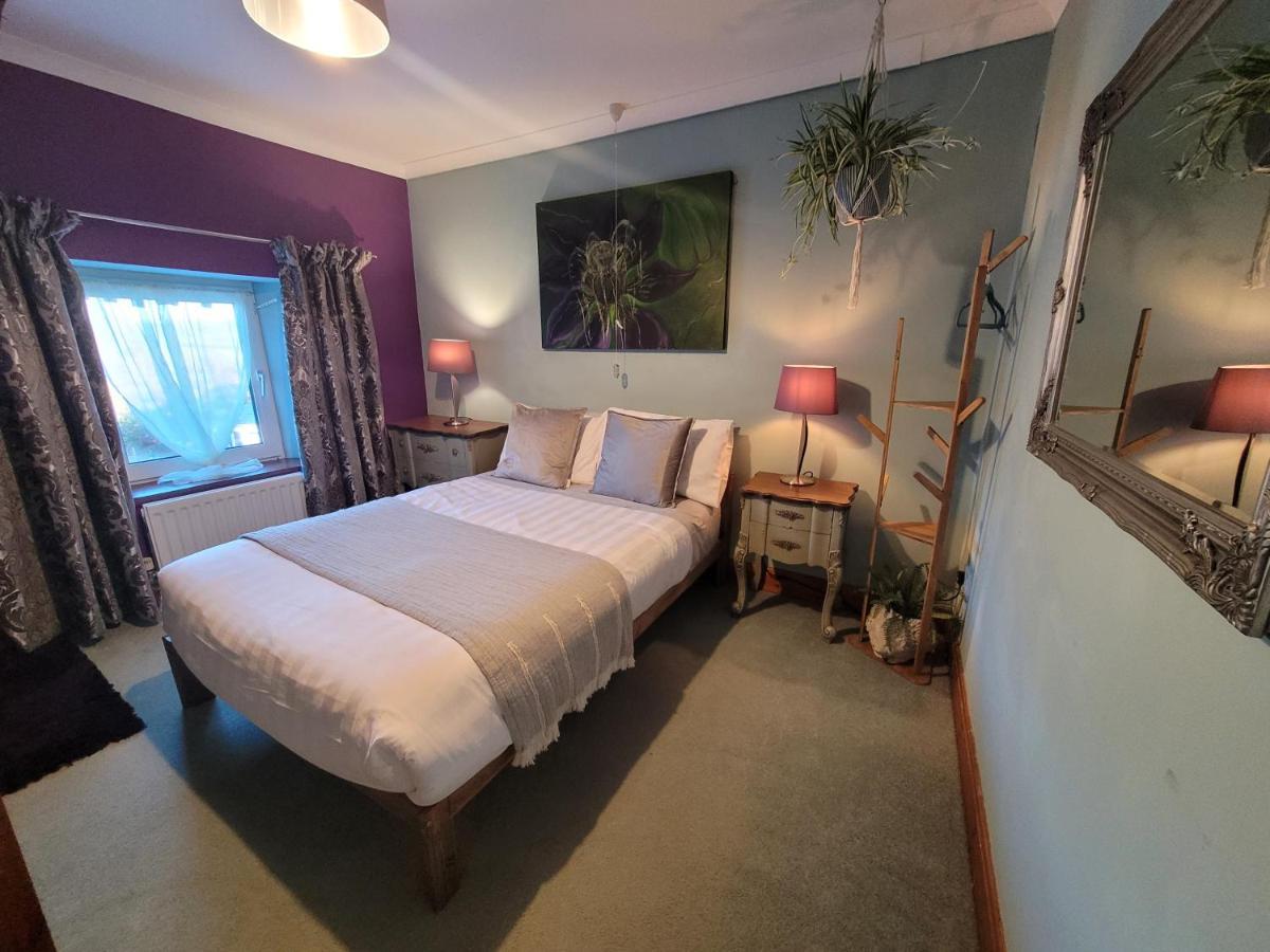 Hideaway Escapes: Farmhouse B&B with Animal Encounters in Pembrokeshire Narberth Exterior photo