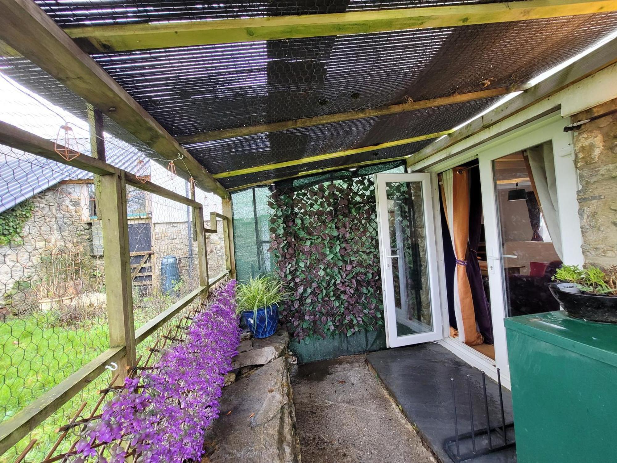 Hideaway Escapes: Farmhouse B&B with Animal Encounters in Pembrokeshire Narberth Exterior photo